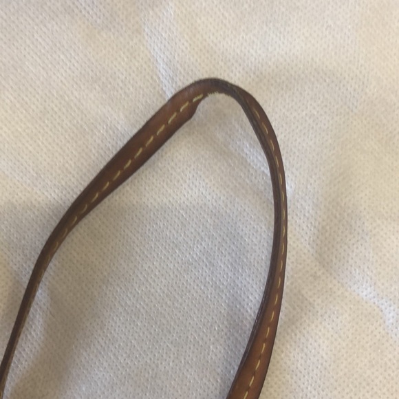 Louis Vuitton wristlet - Picture 4 of 11